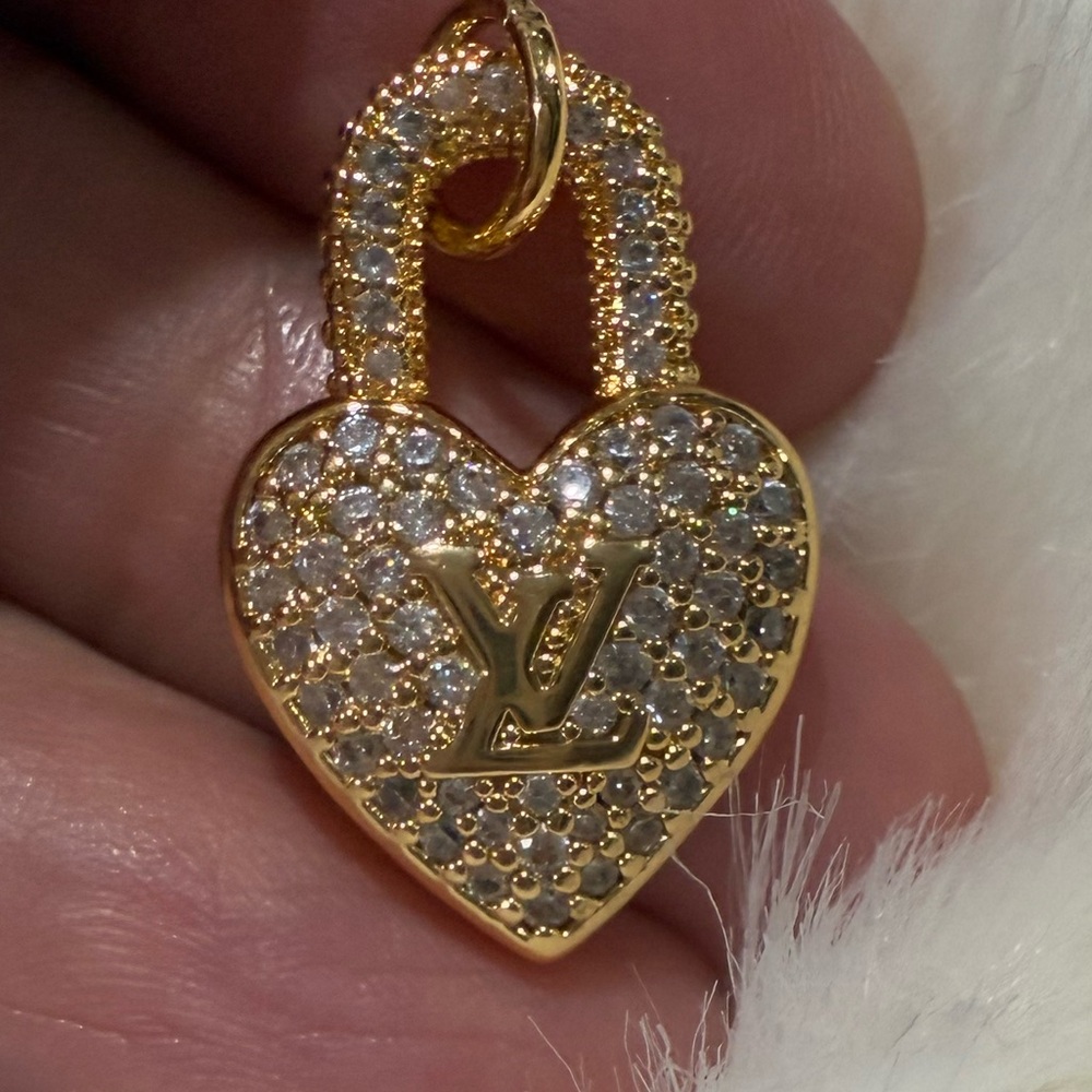 Louis Vuitton Zipper Pull